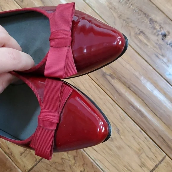 Stuart Weitzman Pointy Red Patent Flats - Picture 9 of 9